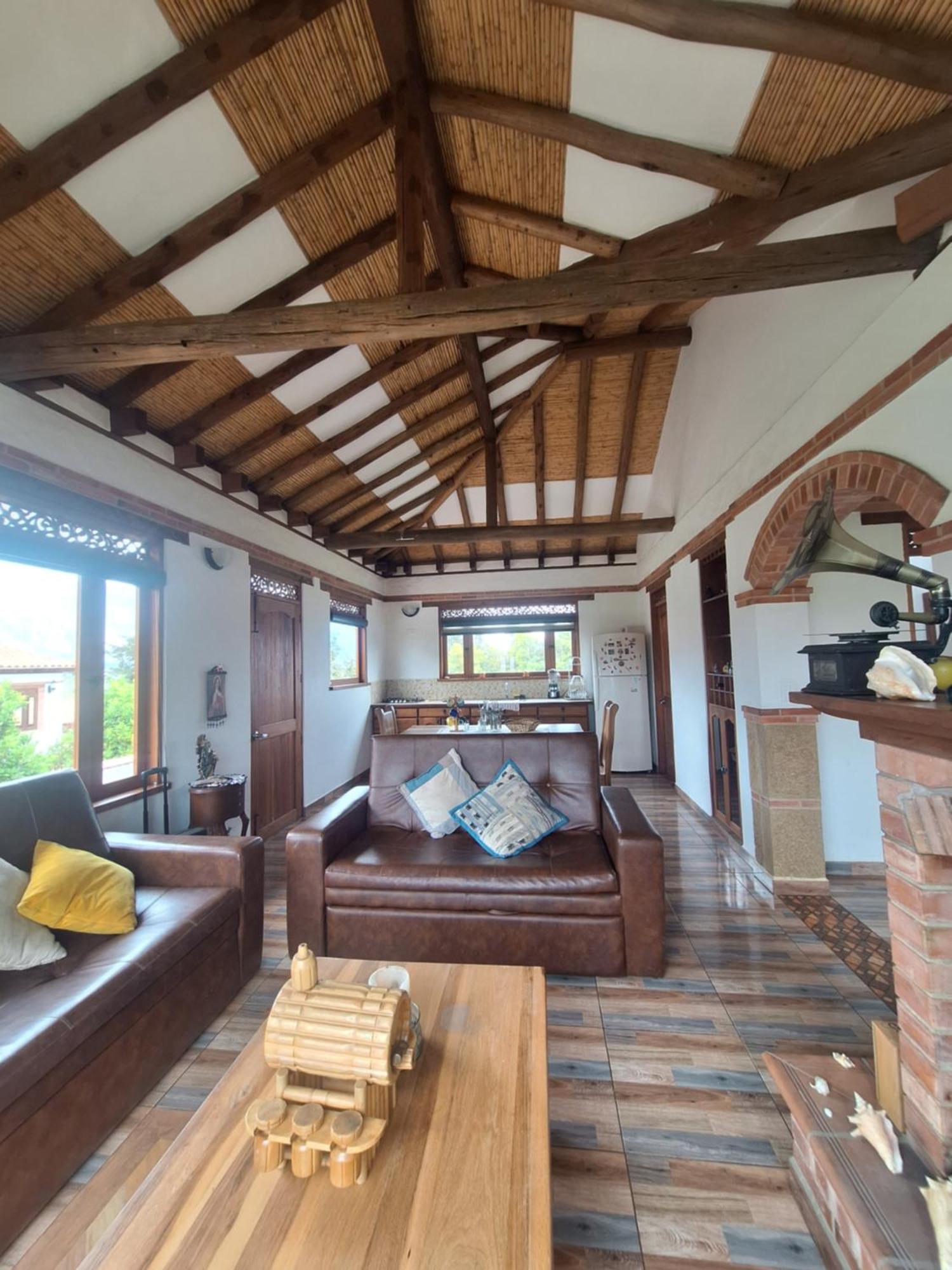 Casa Campestre Flores Amarillas